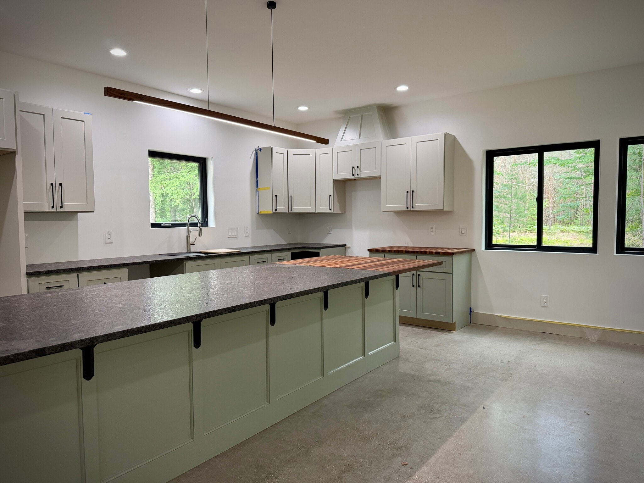 Building Photo - 10673 US 31