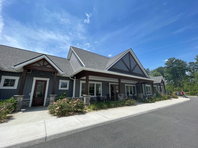 Building Photo - Wren | 3 Bed 2.5 Bath | Garage | 1729 sf | $2831 - $3114 | 8, 9, 10, 12, 14, and 15 month lease t...