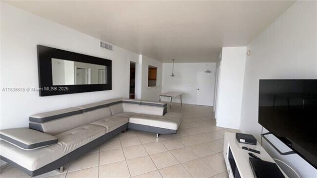 Building Photo - 5600 Collins Ave