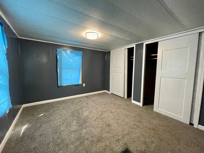 Building Photo - Spacious 2 bed, 1.5 bath Home FOR RENT in ...