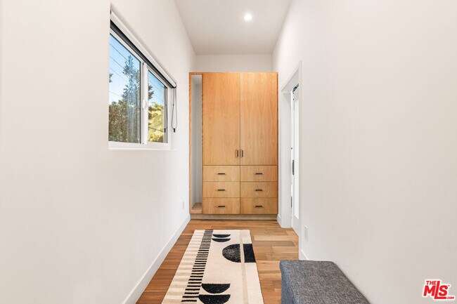 Building Photo - 8425 Hillside Ave