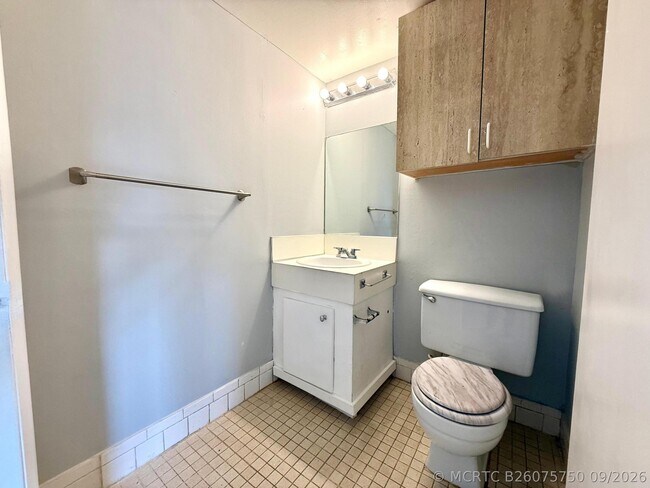 Building Photo - 1821 Fairview Villas Dr