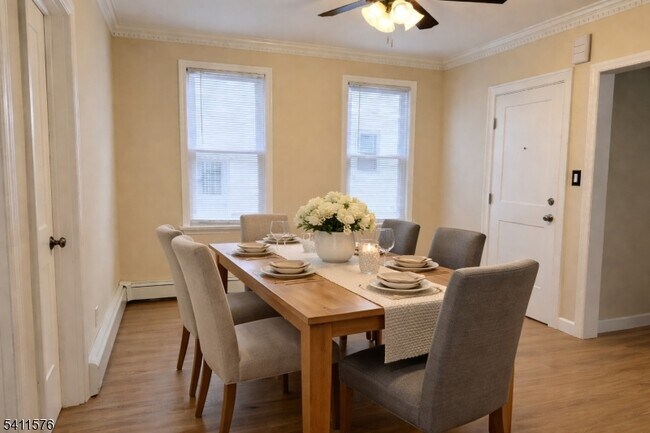 Building Photo - 33 Hayward Pl