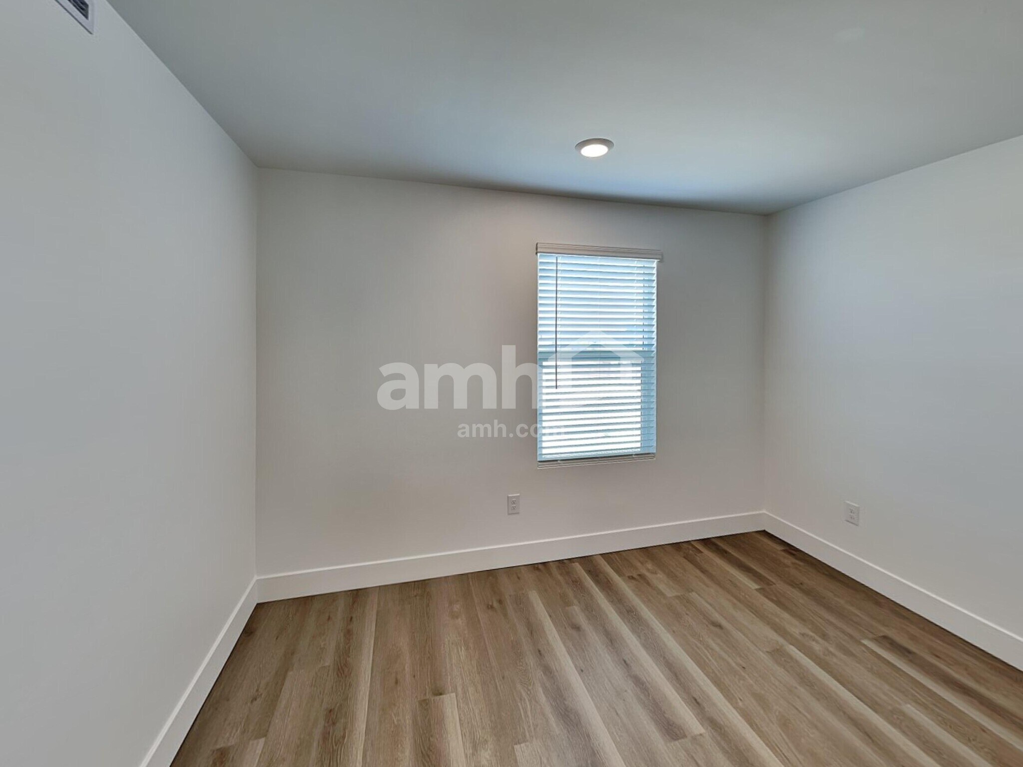 Building Photo - 9629 Harkes Dr