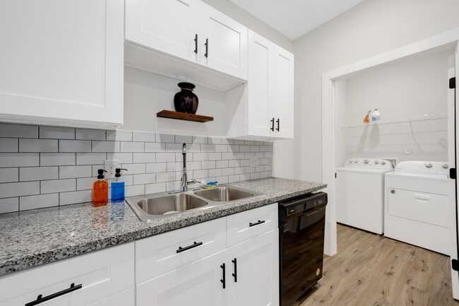 Building Photo - 10317 Lake Rd