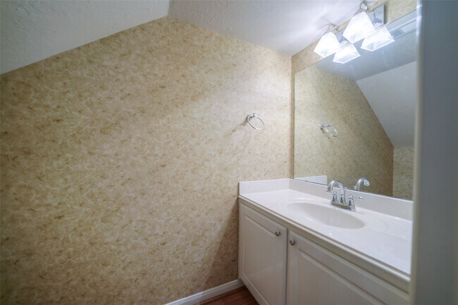 Building Photo - 22 Scotch Pine Ct