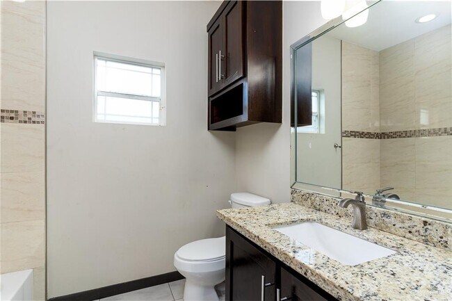 Building Photo - 10 N 38th St