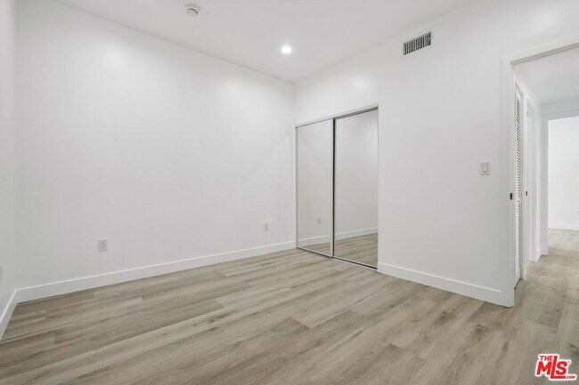 Building Photo - 1434 Beverwil Dr