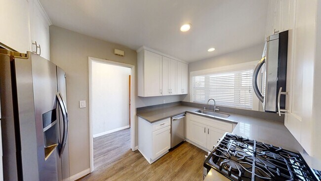 Building Photo - 5204 Rincon St