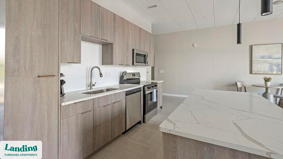 Building Photo - 600 19th St N