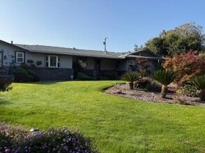 Building Photo - 141 W Twain Ave