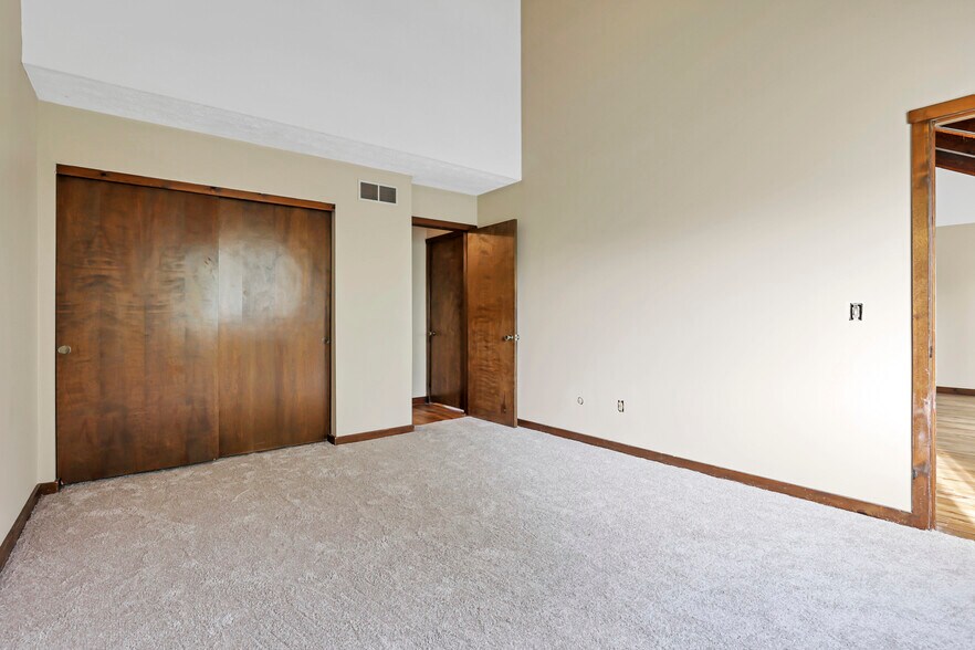 Building Photo - 2991 Cranston Dr