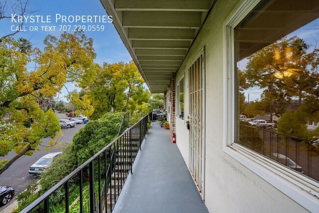 Building Photo - NOW Available In Benicia! 2 BD, 1 BA Condo...