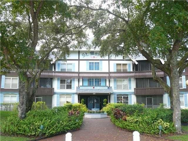 Building Photo - 3710 Inverrary Dr