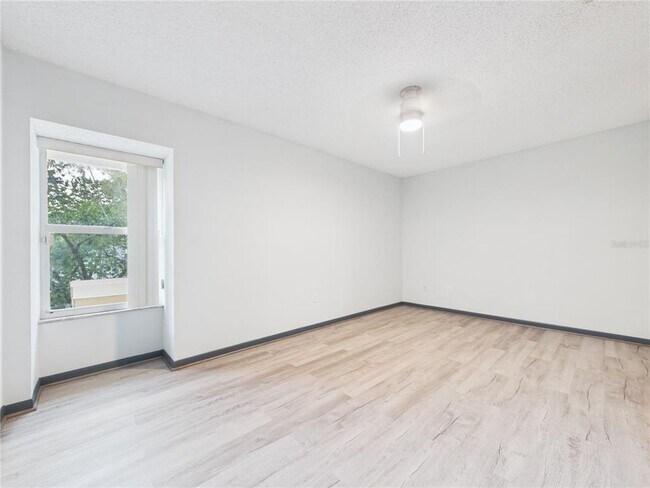 Building Photo - 11239 Cedar Hollow Ln