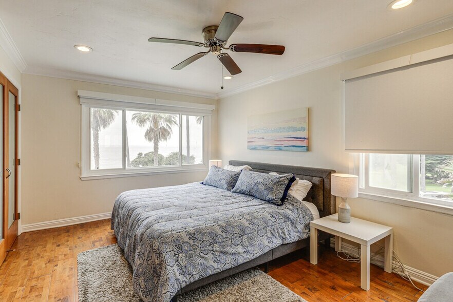 Building Photo - 1039 Coast Blvd