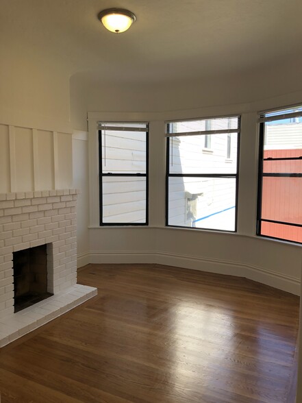 Building Photo - 608 4th Ave