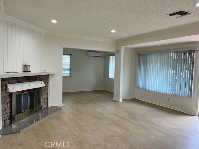 Building Photo - 6013 N Walnut Grove Ave