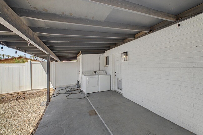 Building Photo - 2534 N 28th St