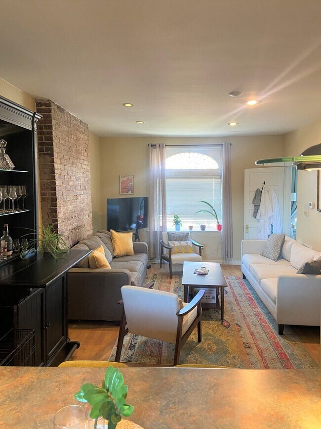 Building Photo - 655 Maryland Ave