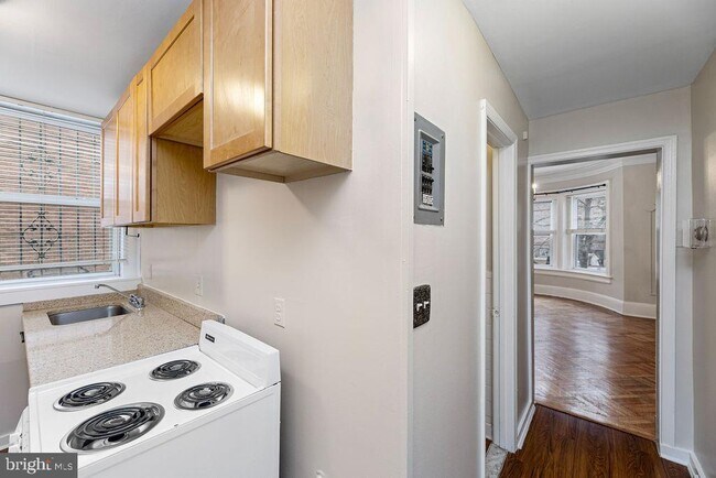 Building Photo - 2509 Cliffbourne Pl NW
