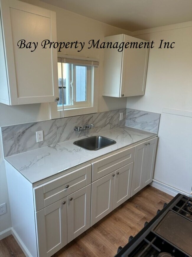 Building Photo - SECO12