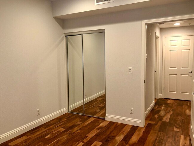 Building Photo - Ideal Location. .. Walk to Bart, Costco, Starbucks, Trader Joes, Kaiser Hospital