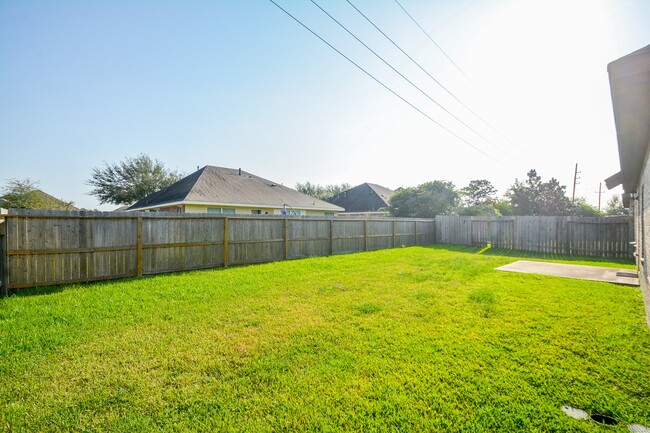 Building Photo - 9531 McDowell Dr