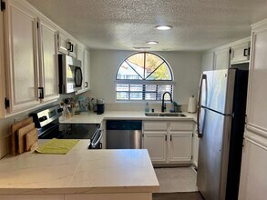 Building Photo - 110 Via Solaro