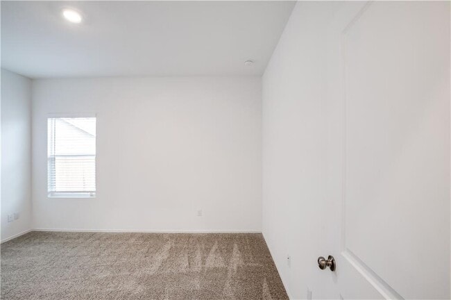 Building Photo - 328 Mica Trl