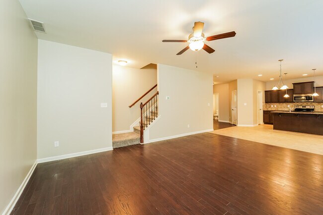 Building Photo - 126 St Charles Pl