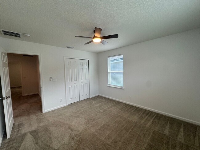 Building Photo - Fall into Savings – New Rental Rate $2,100!