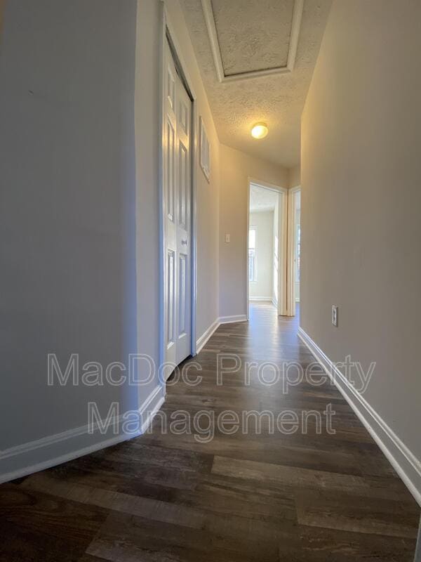 Building Photo - 9609 Coventry Creek Dr