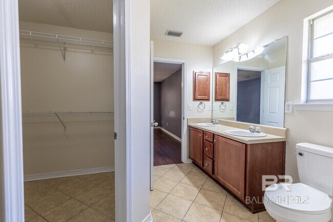 Building Photo - 28347 Chateau Dr