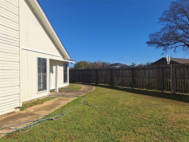 Building Photo - 1537 Westminster Dr