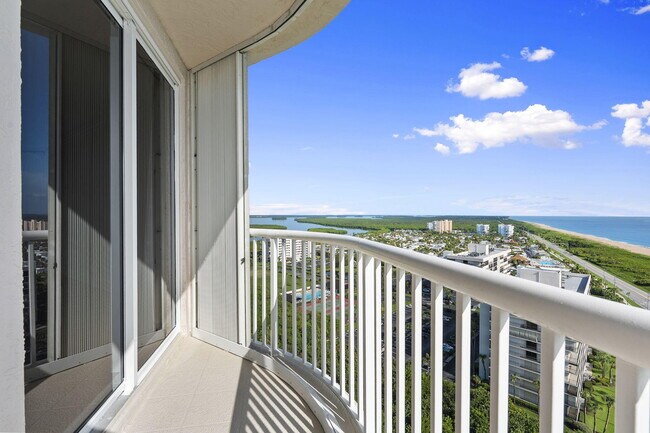 Building Photo - 5051 N Hwy A1A