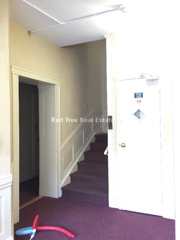 Building Photo - 1589 Beacon St