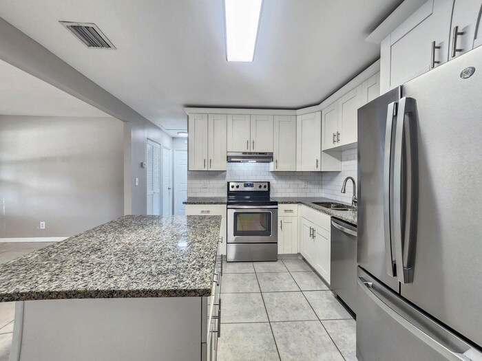 Building Photo - 5391 86th Ave