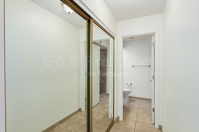 Building Photo - 1905 E University Dr