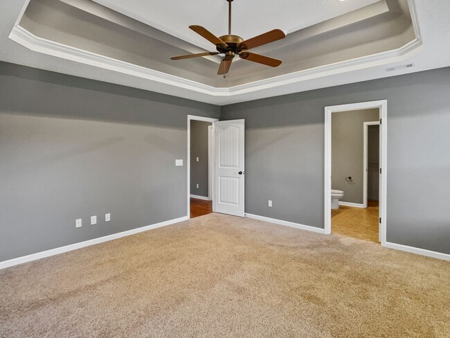 Building Photo - Available August 6th!!! Recently Updated 3...