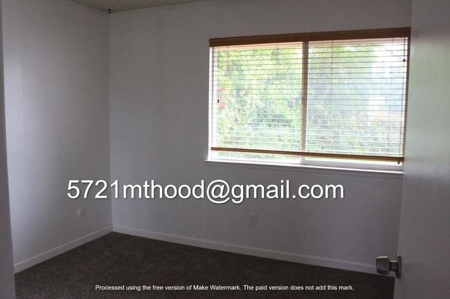 Building Photo - 5721 mount hood court