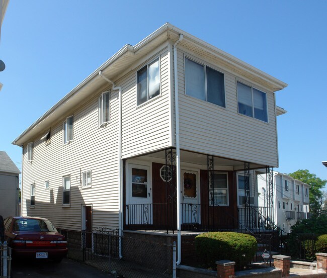 Primary Photo - 99 Chelsea St