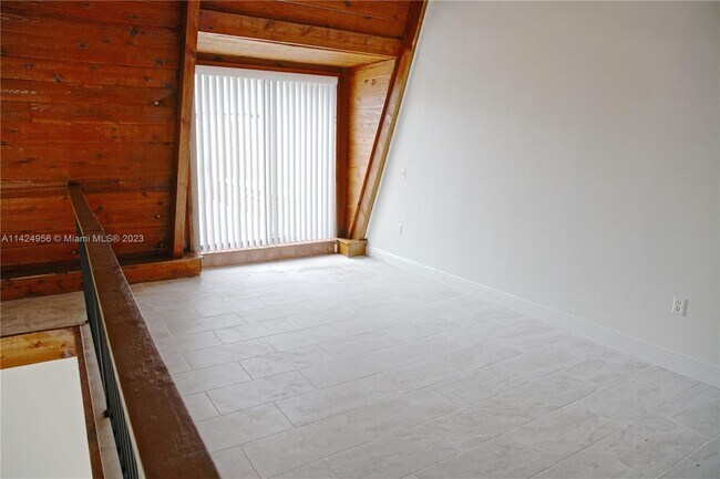 Building Photo - 8311 SW 157th Ave