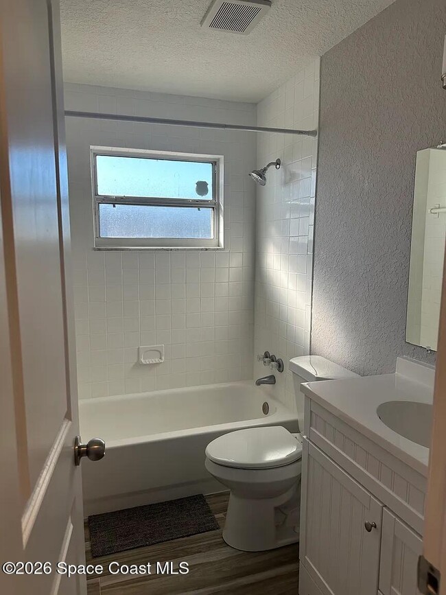 Building Photo - 1325 Johns Cir