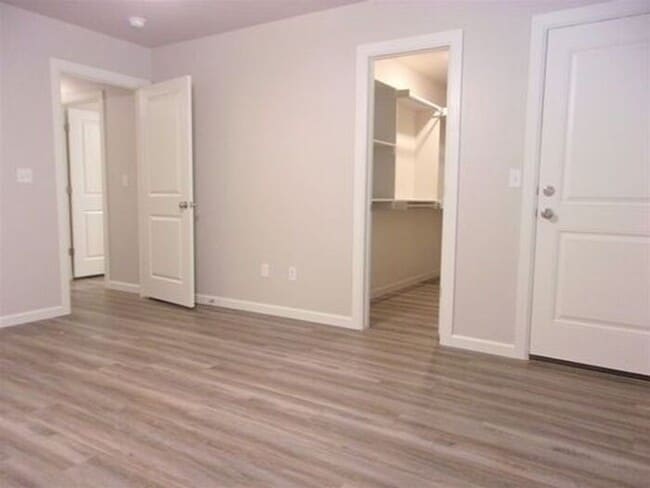 Building Photo - 3 Bed 2 Bath 2 Car Duplex in Chisholm Creek NW OKC