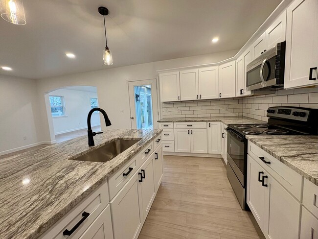 Building Photo - Newly Built 3 Bedroom 1.5 Bathroom Available in Spring Grove!