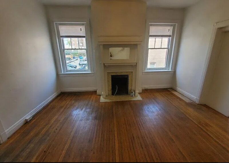 Building Photo - 421 W Grace St