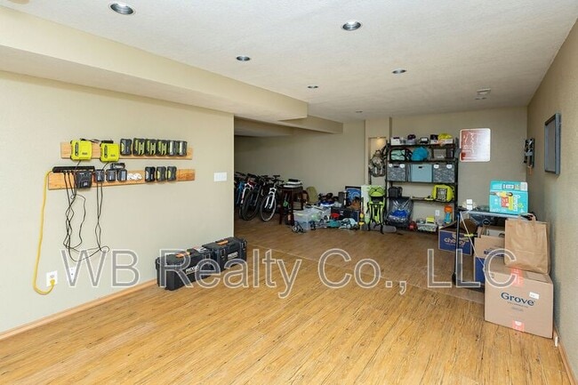 Building Photo - 10202 Catalina Dr