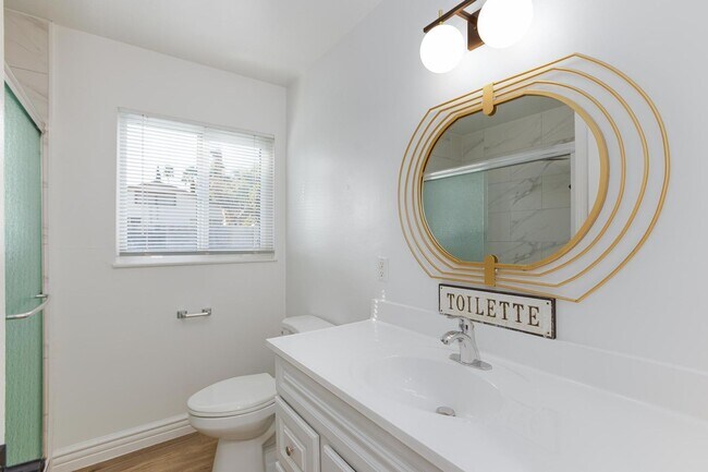 Building Photo - 3 bed and 2 bath with big yard for boat an...