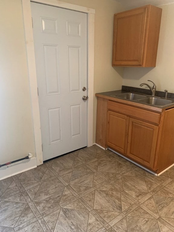 Building Photo - 800 Broadway St